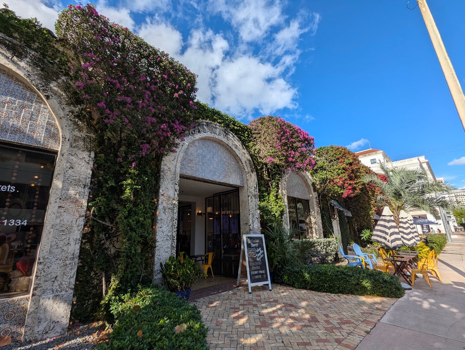 The Banana Berry storefront on Alcazar Ave in Coral Gables