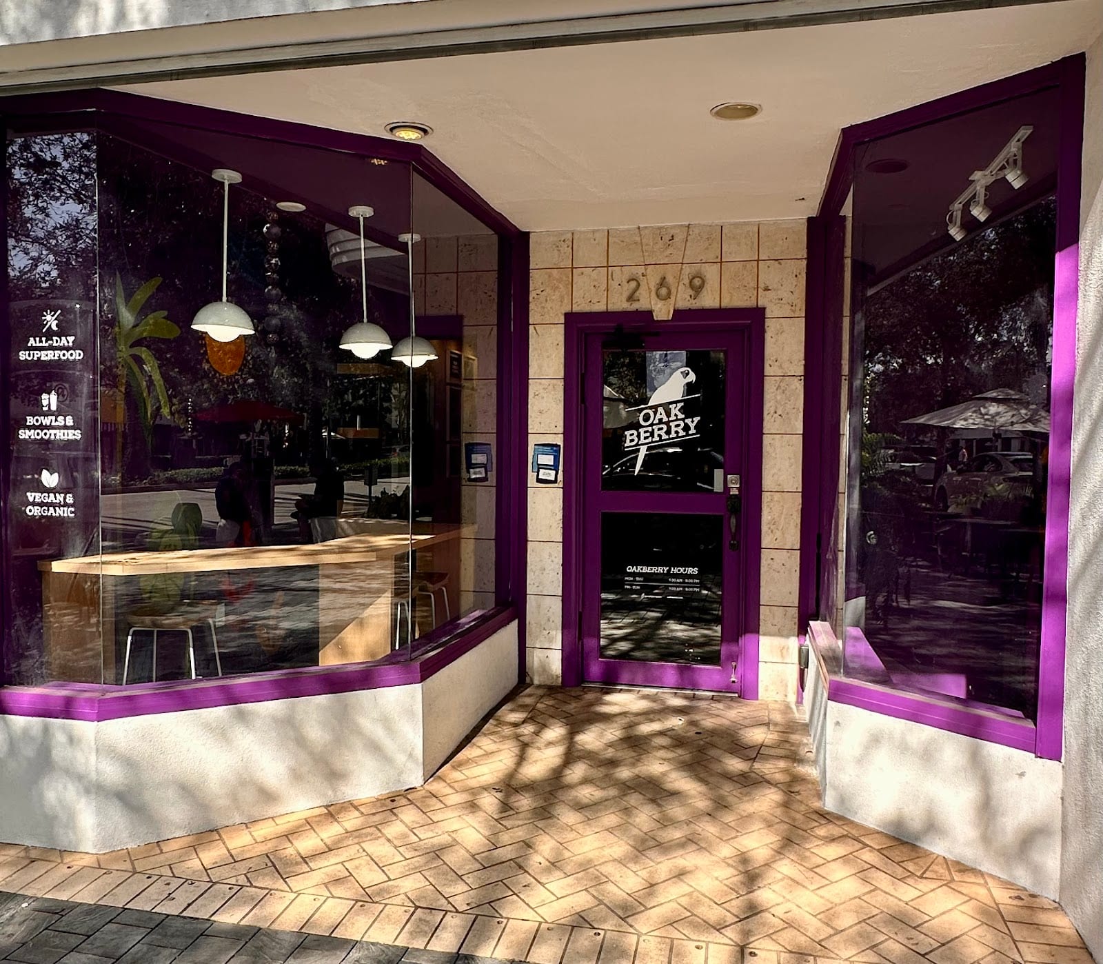 The Oakberry storefront at 269 Miracle Mile in Coral Gables