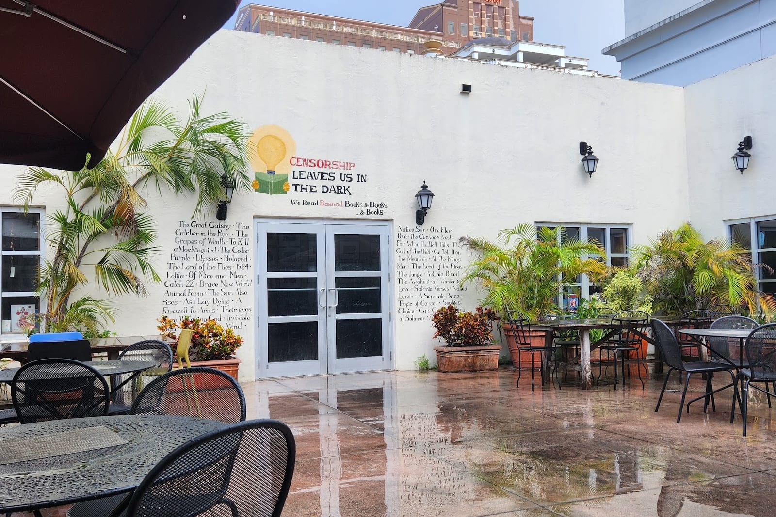 Courtyard of The Cafe at Books and Books on Aragon Avenue in Coral Gables