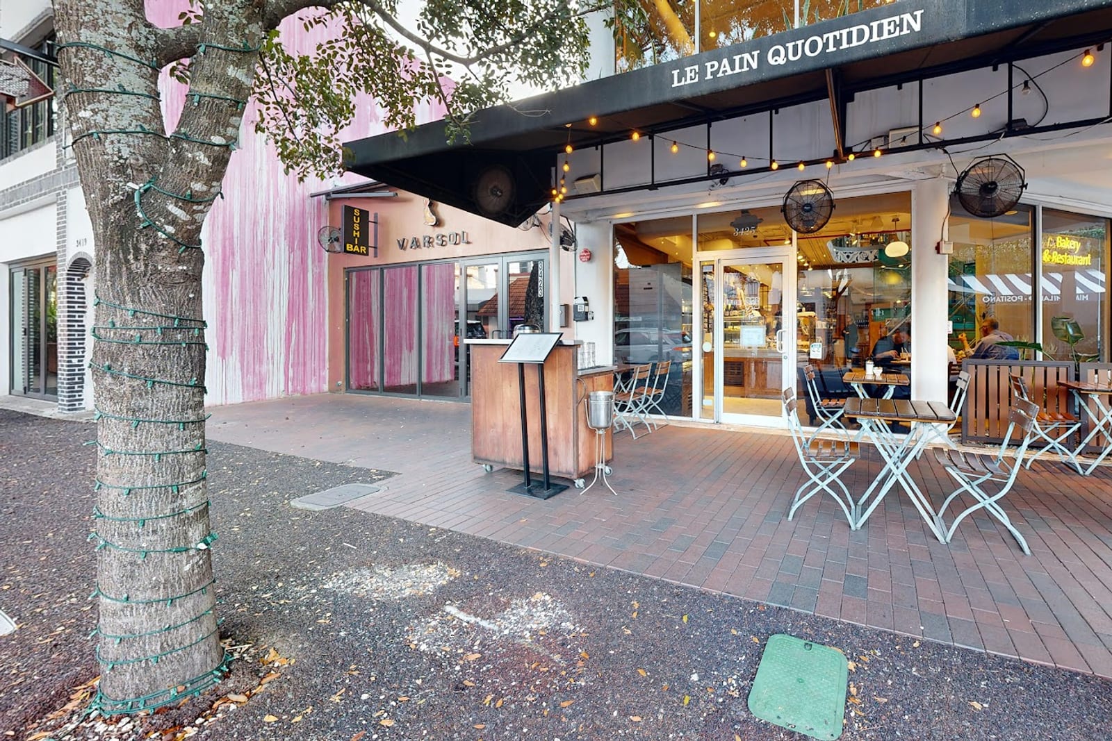 Le Pain Quotidien on Main Highway in Coconut Grove