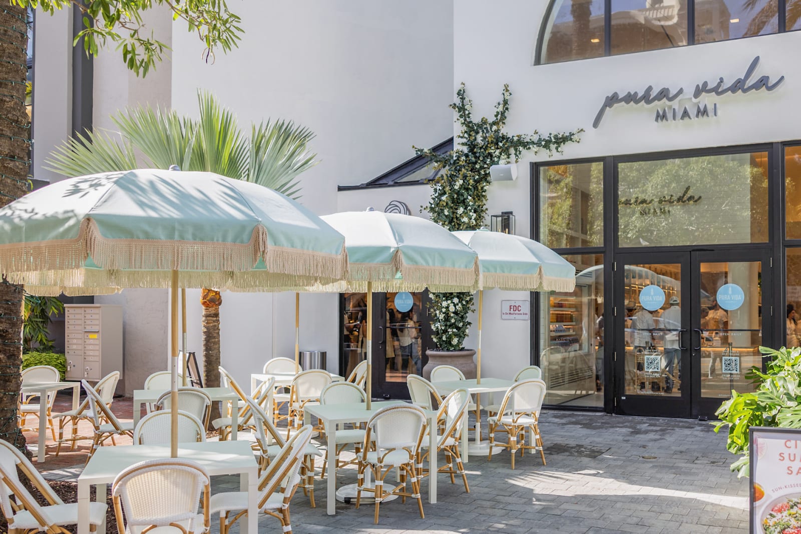Pura Vida cafe in Coconut Grove