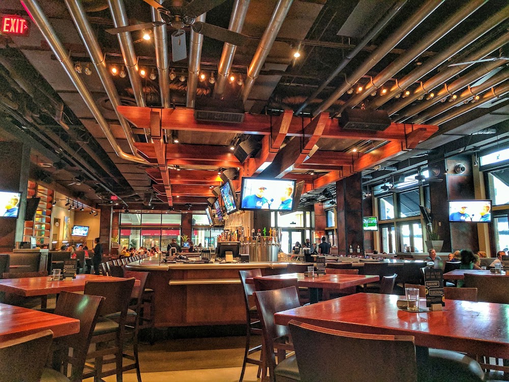Yard House in Coral Gables